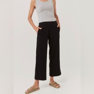 Women's Black Airplane Cropped Track Pant M